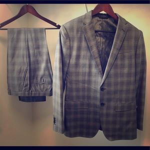 Banana Republic gray plaid suit - Italian fabric
